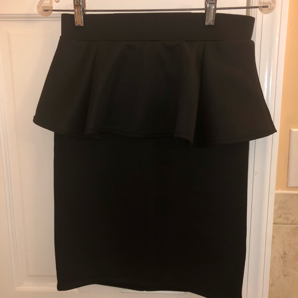 ICHI Copenhagen Black Peplum Skirt (Size: S)